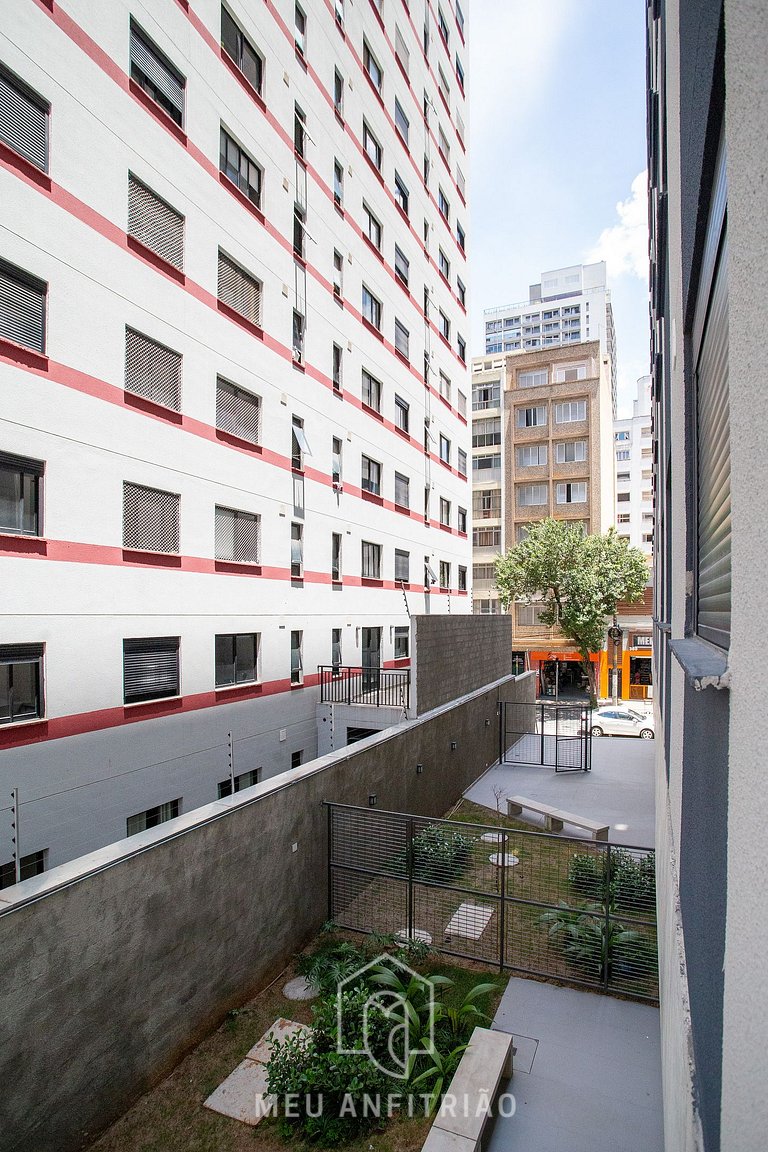 Kitchen, TV and leisure near Hospital Santa Casa