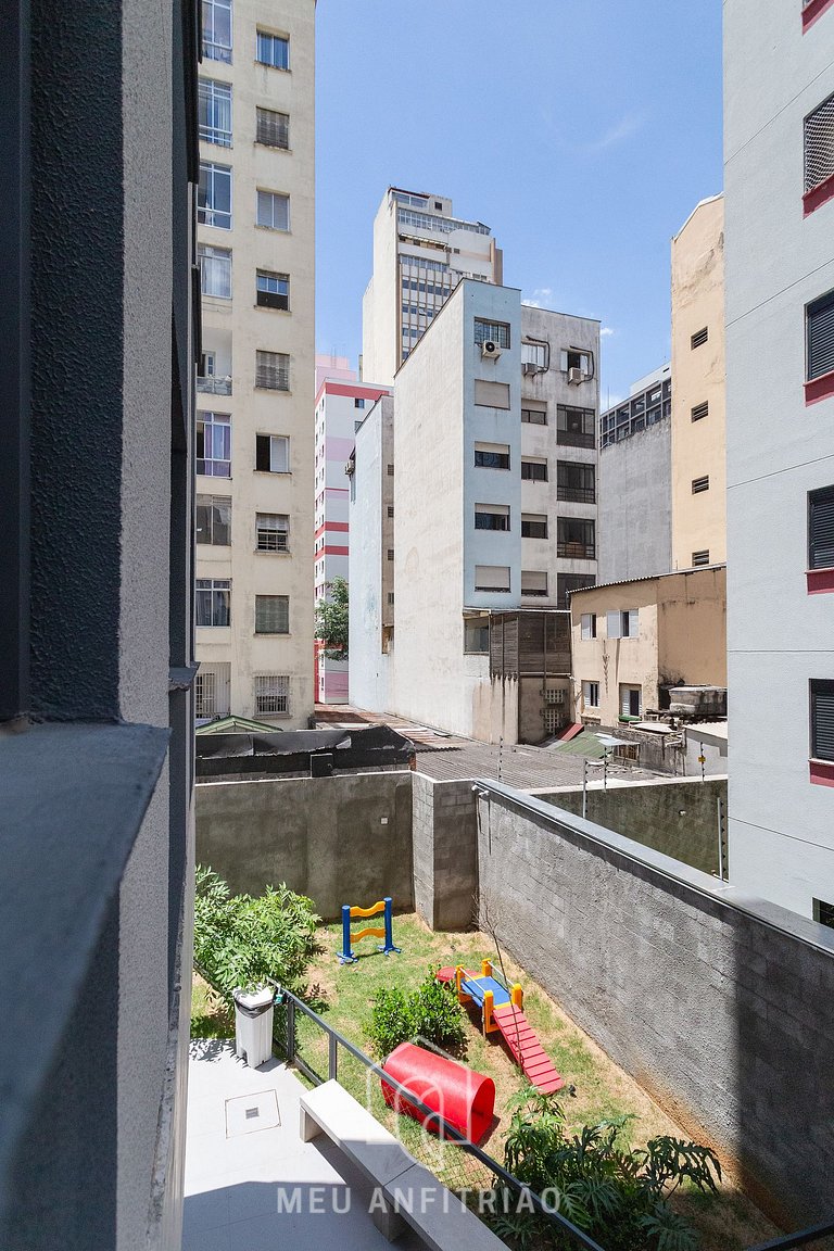 Kitchen, TV and leisure near Hospital Santa Casa