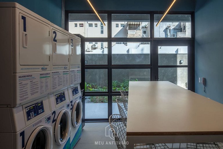 Kitchen, TV and leisure near Hospital Santa Casa