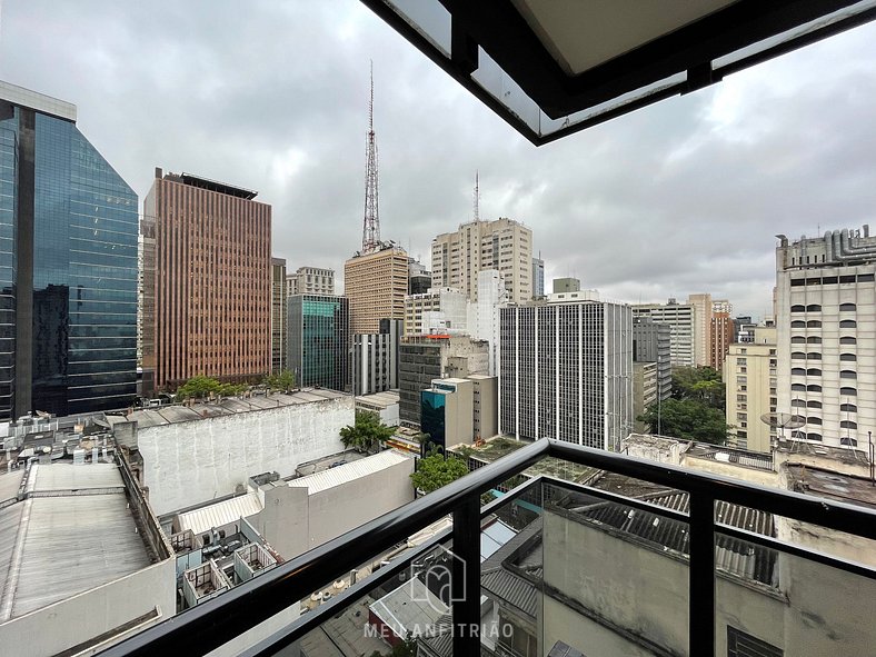 Large flat with garage next to Paulista