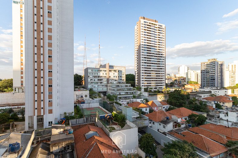 Lazer e espaço para 4 pessoas na Oscar Freire