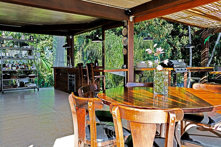 Luxury house with jacuzzi near Porto São Pedro