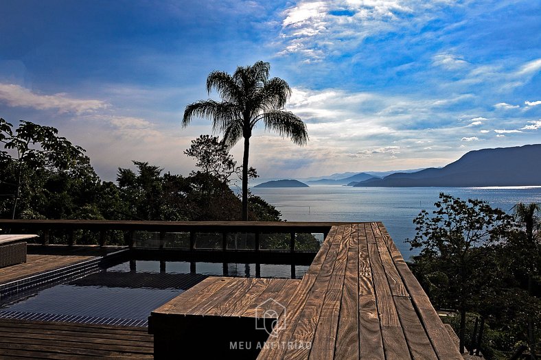 Luxury house with jacuzzi near Porto São Pedro