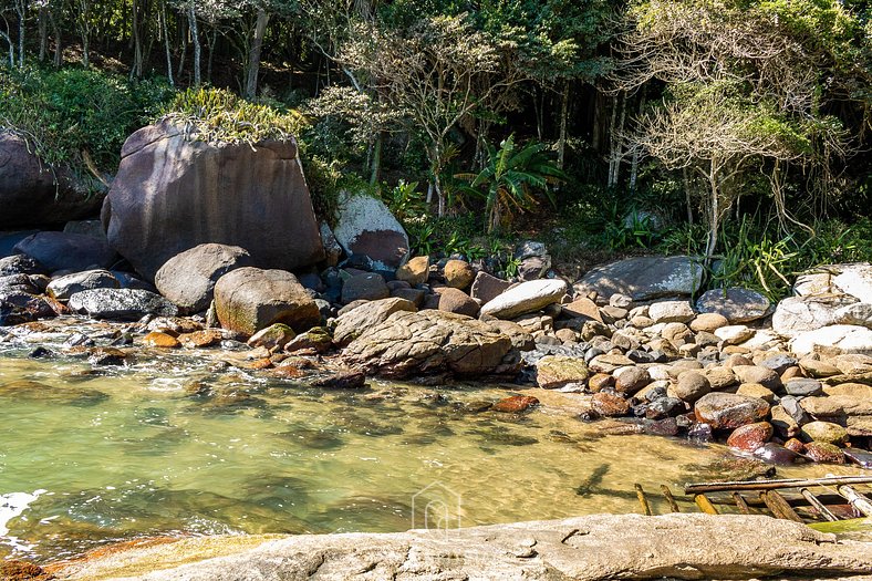 Luxury house with jacuzzi near Porto São Pedro