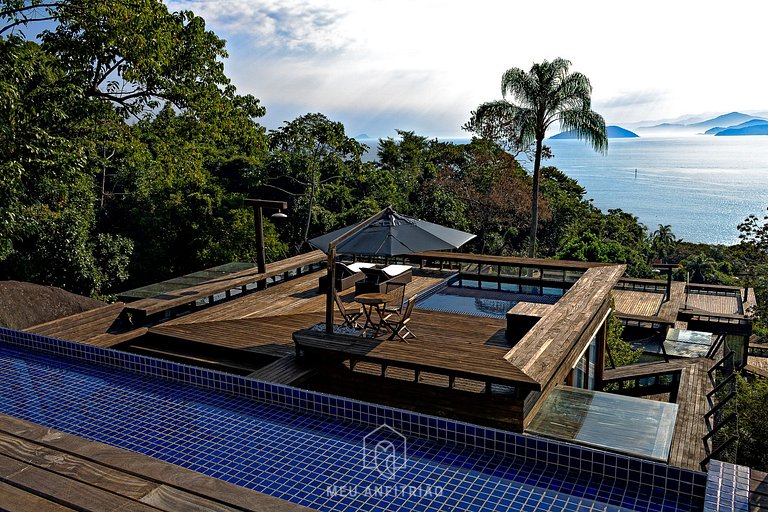 Luxury house with jacuzzi near Porto São Pedro