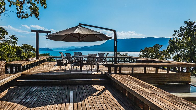 Luxury house with jacuzzi near Porto São Pedro