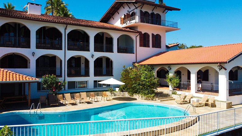 Mansão com lazer e vista para o mar em Ubatuba