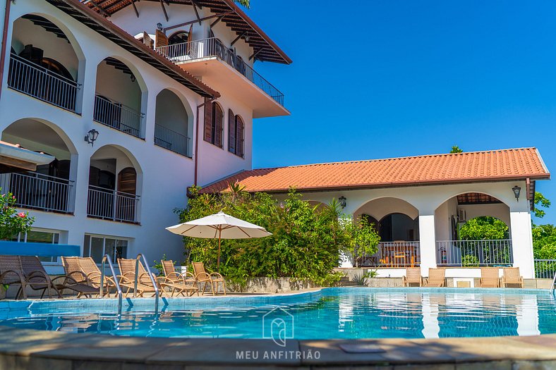 Mansão com lazer e vista para o mar em Ubatuba