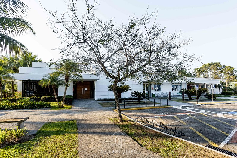 Mansion with pool near Tabatinga Beach