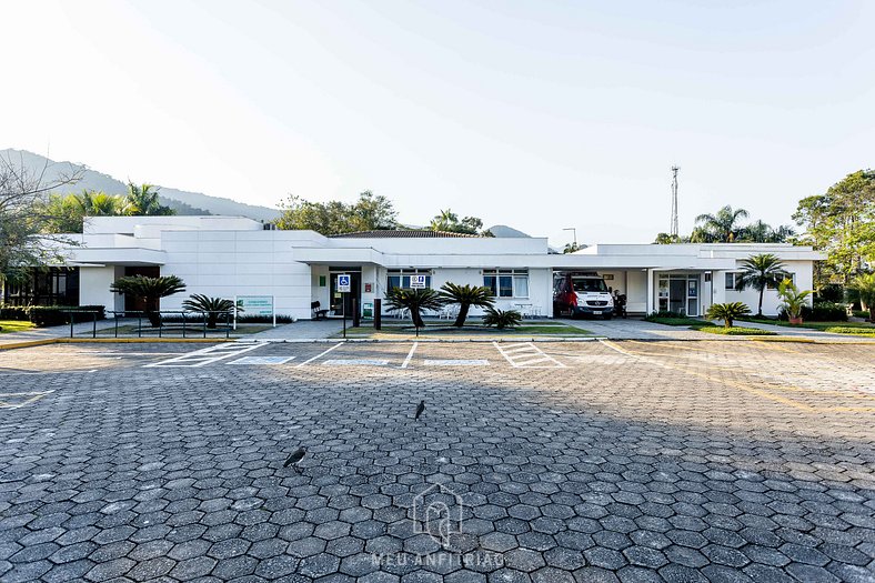 Mansion with pool near Tabatinga Beach