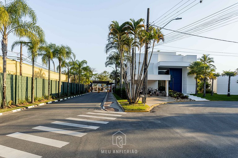 Mansion with pool near Tabatinga Beach