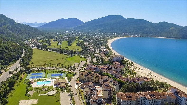 Mansion with pool near Tabatinga Beach