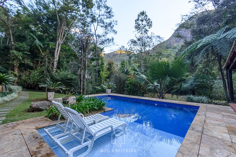 Ranch with pool, jacuzzi and garage in Petrópolis