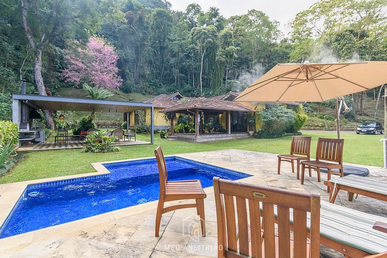 Ranch with pool & wood-fired sauna in Teresópolis