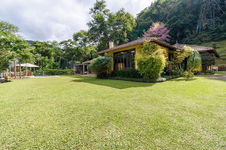 Ranch with pool & wood-fired sauna in Teresópolis