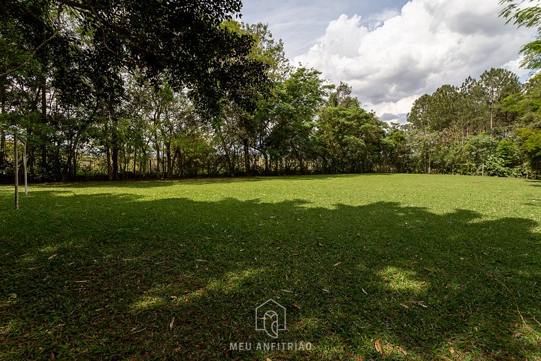 Ranch with pool, wooded area and leisure area