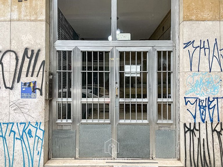 Room with balcony near Santa Cecília subway