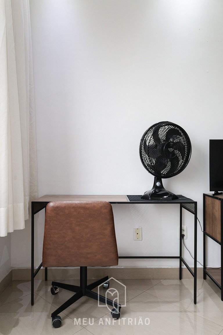 Room with shared kitchen near the subway