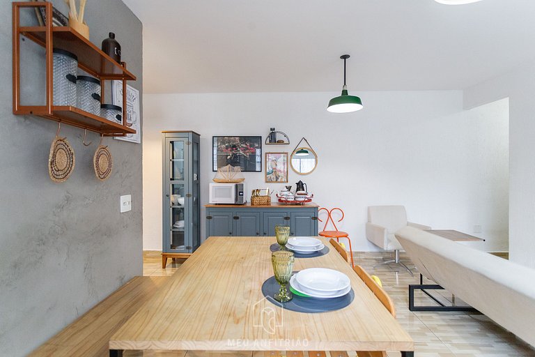 Spacious loft with TV near Santa Cecília subway