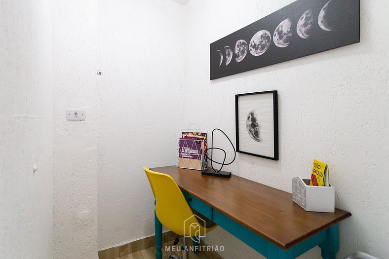 Spacious loft with TV near Santa Cecília subway