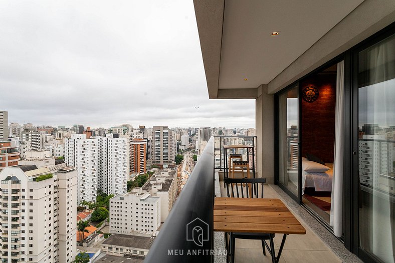 Spacious studio with balcony near Ibirapuera