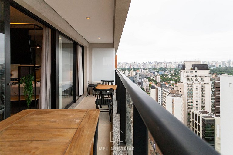 Spacious studio with balcony near Ibirapuera