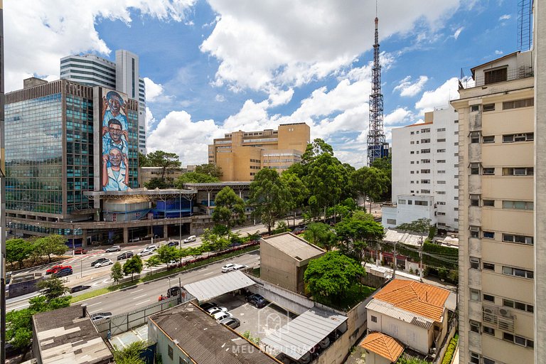 Studio com TV Smart perto do Hospital das Clínicas