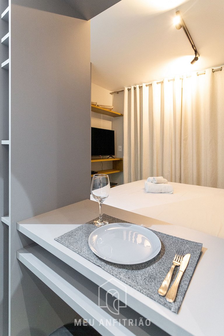 Studio com varanda e sofá-cama na Vila Madalena