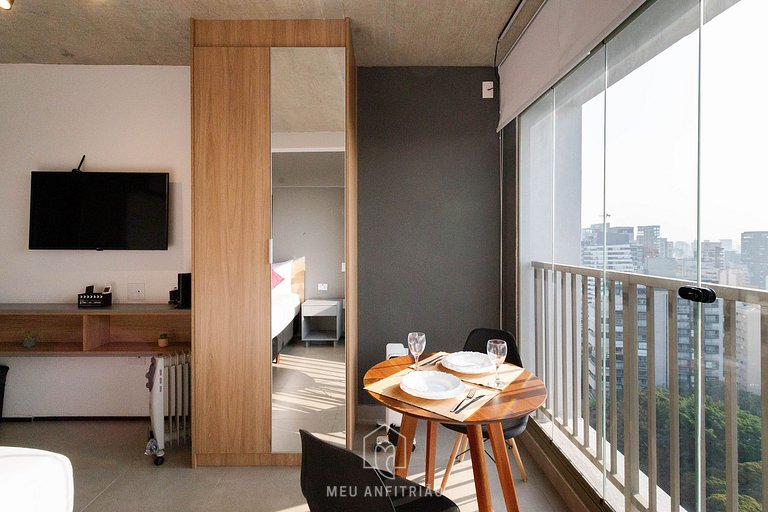 Studio on a high floor near Avenida Paulista