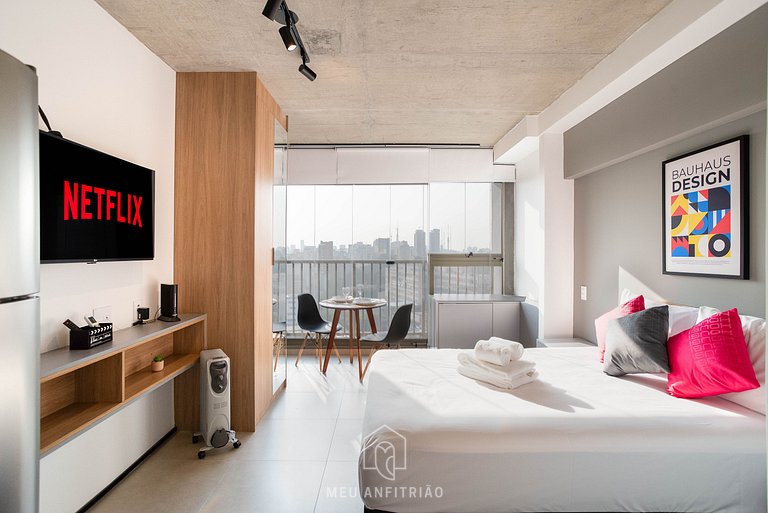 Studio on a high floor near Avenida Paulista