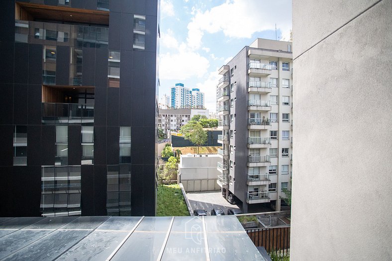 Studio with balcony next to Vila Madalena subway