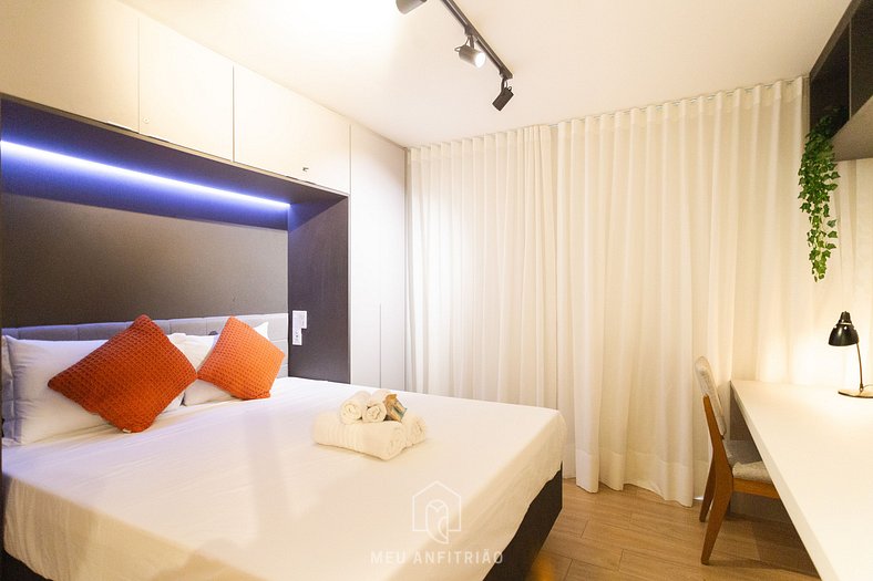 Studio with balcony next to Vila Madalena subway