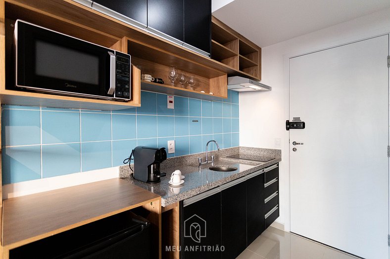 Studio with full kitchen near Allianz