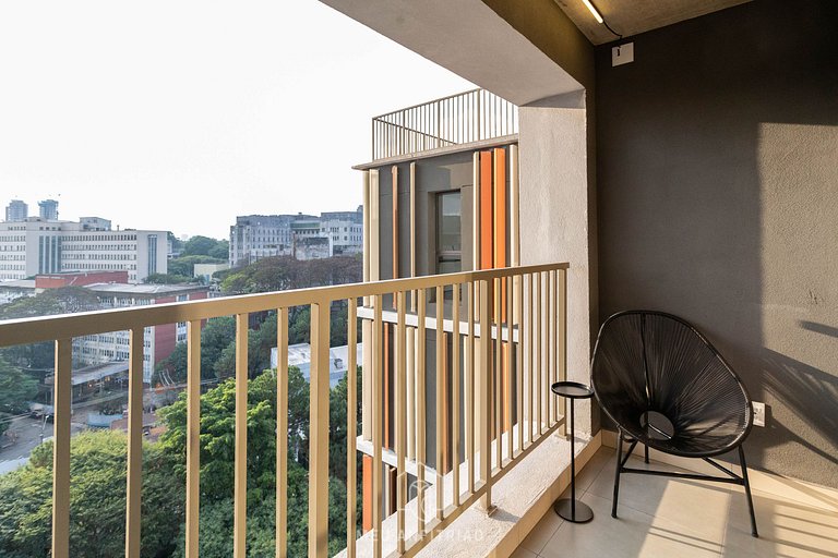 Studio with heater and view next to the subway