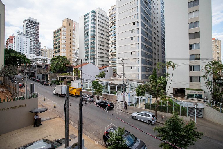 Studio with sofa and TV near Oscar Freire subway