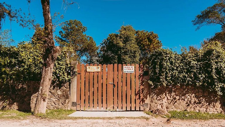 Suíte com lareira próxima ao centro de Monte Verde