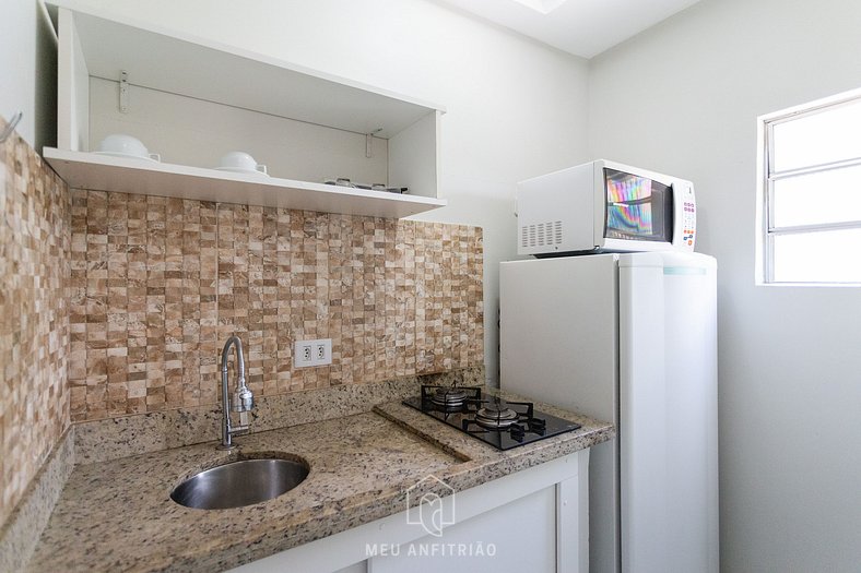 Suite with full kitchen near Berrini Av.