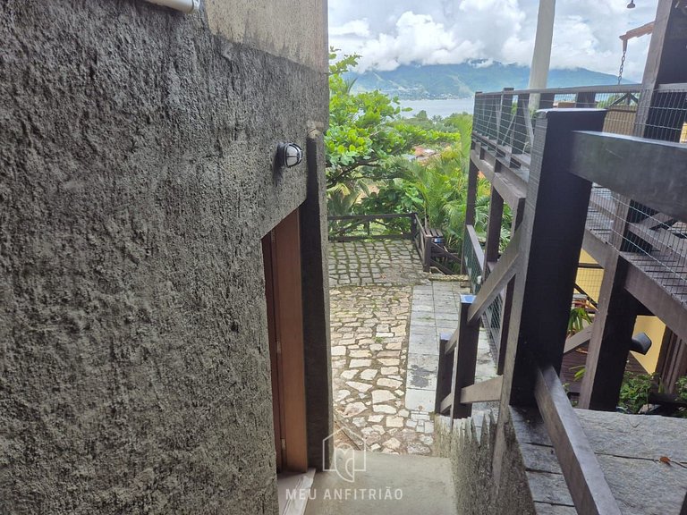 Suite with garage near Itaquanduba beach