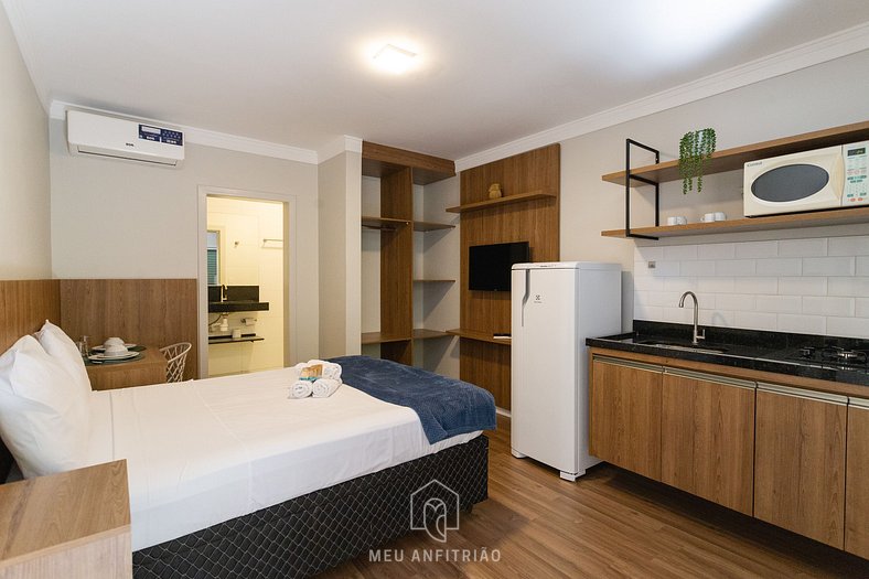 Suite with kitchen and Smart TV near Berrini Av.