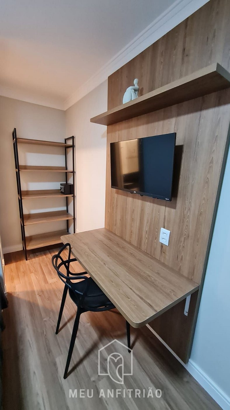 Suite with minibar and Smart TV near the airport