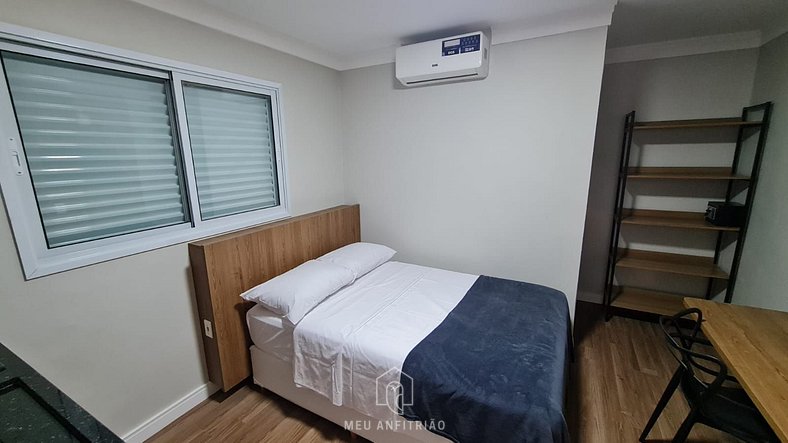 Suite with minibar and Smart TV near the airport