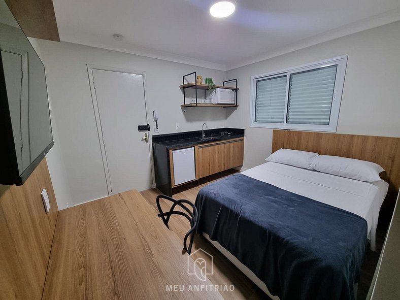 Suite with minibar and Smart TV near the airport