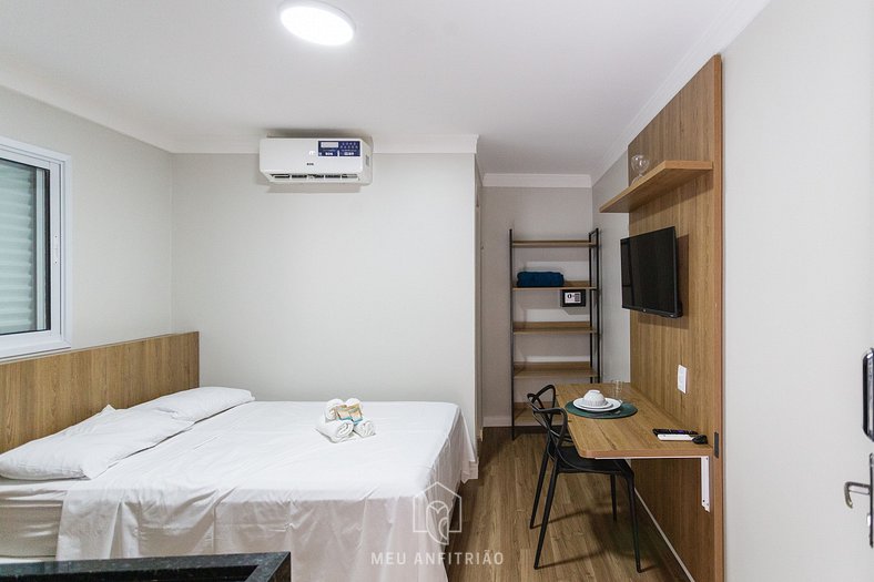 Suite with minibar and Smart TV near the airport