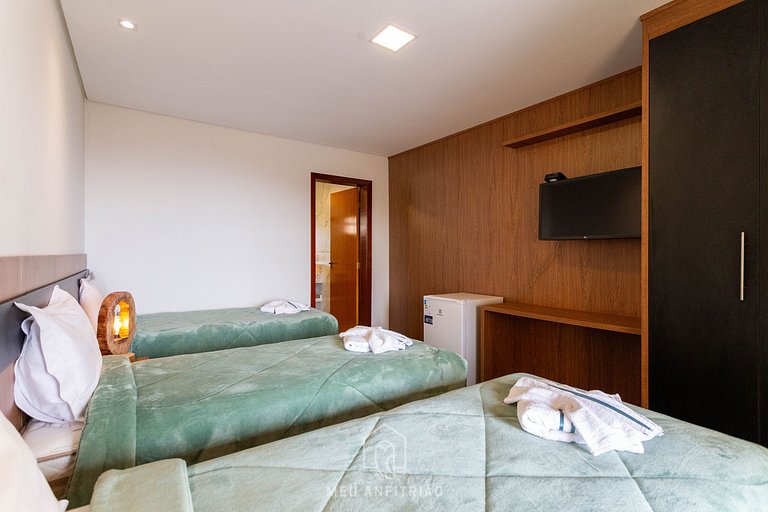 Suite with minibar and TV in Serra da Cantareira