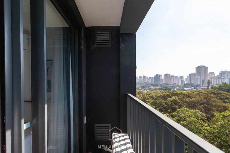 TV, air conditioner & coffee maker near the subway